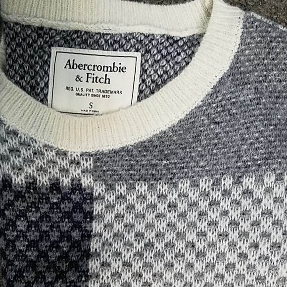 Abercrombie Sweater - Picture 7 of 8